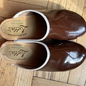 Lotta from Stockholm Classic Clogs 38 Brown patent leather white trim
